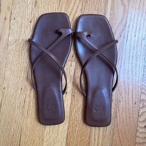 LOQ Cruz Sandal in Mousse